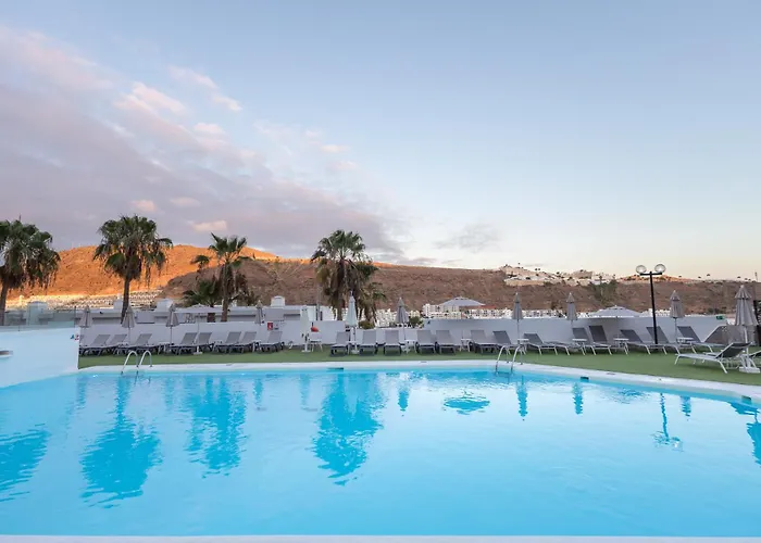 2Br Terrace House - Pool & Solarium