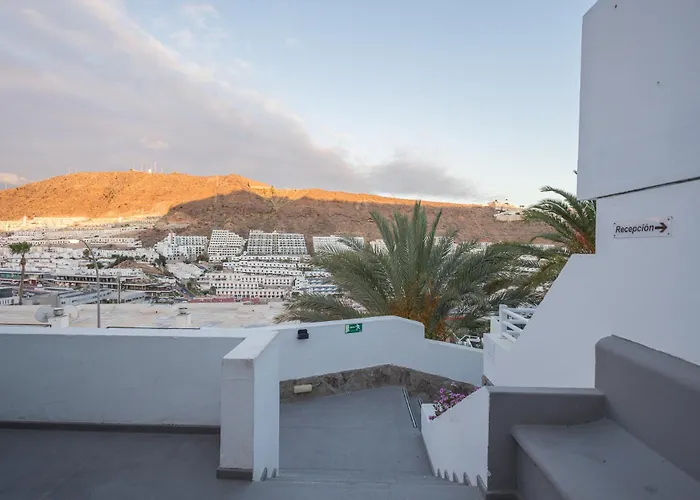2Br Terrace House - Pool & Solarium