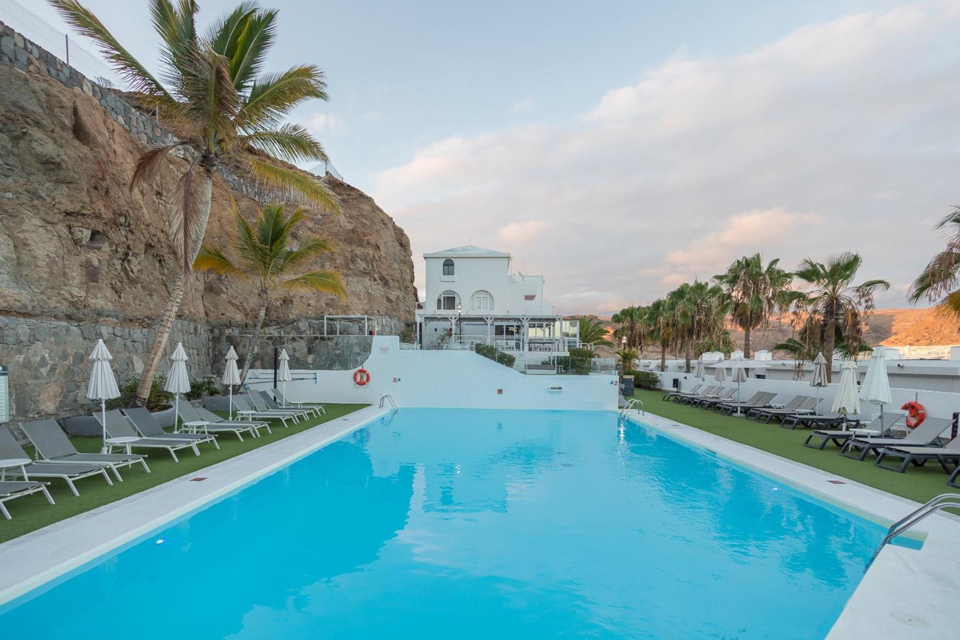 2br Terrace House - Pool & Solarium
